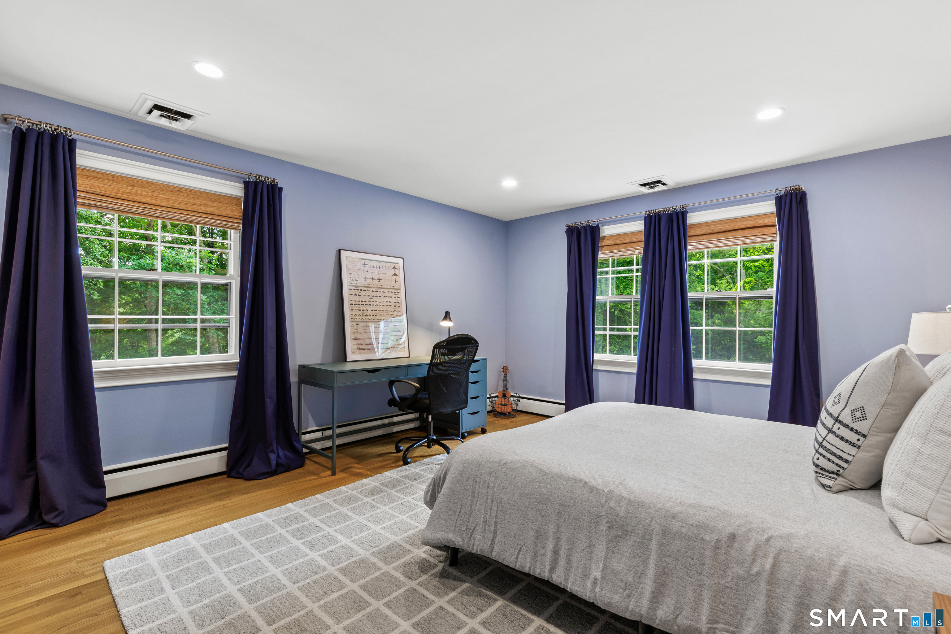 599 North Wilton Road New Canaan, CT 06840 - Photo 24 of 37 Bedroom w/ ensuite bathroom