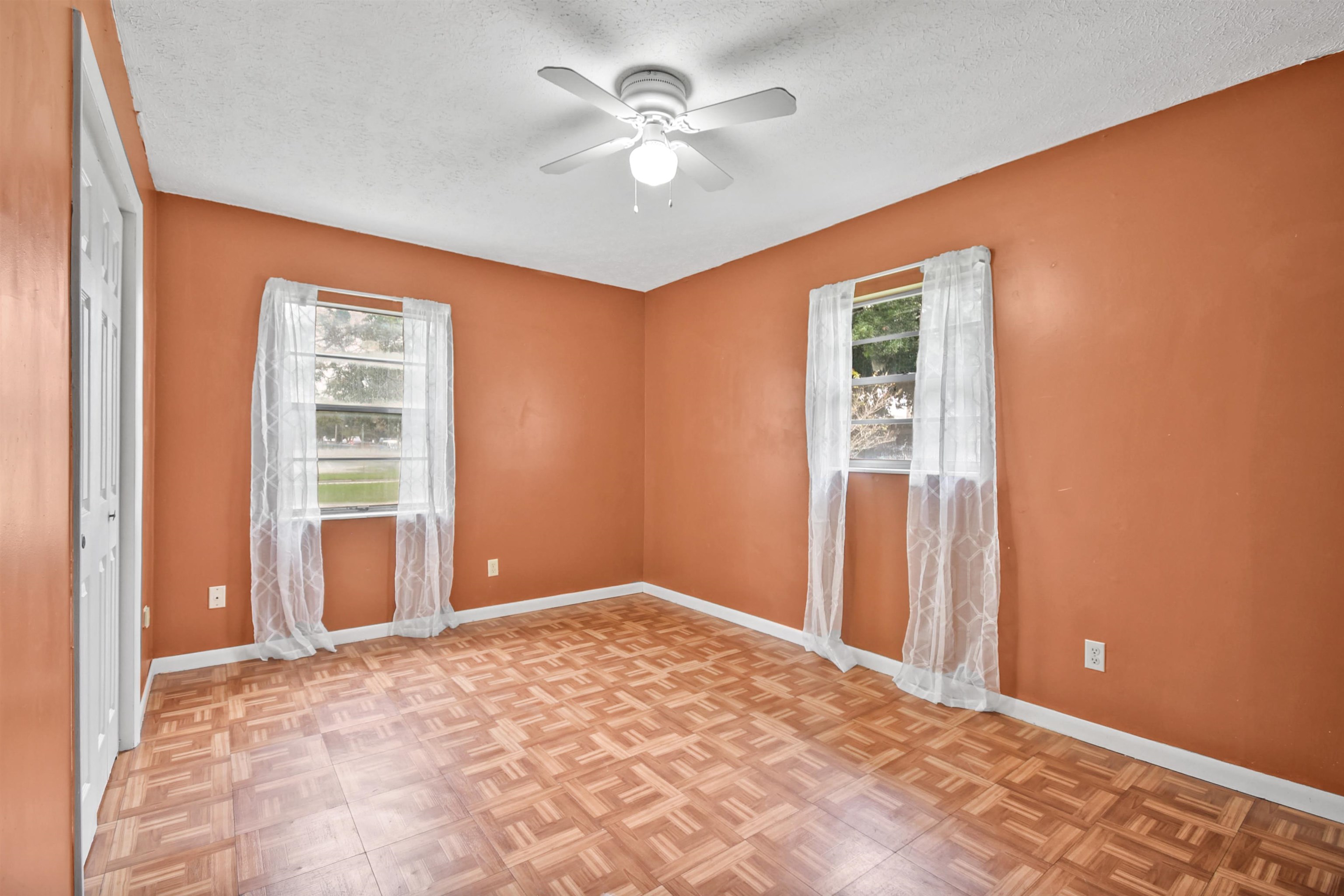 200 Theodore Street St. Augustine, FL 32084 - Photo 12 of 22 a view of a livingroom with a workspace