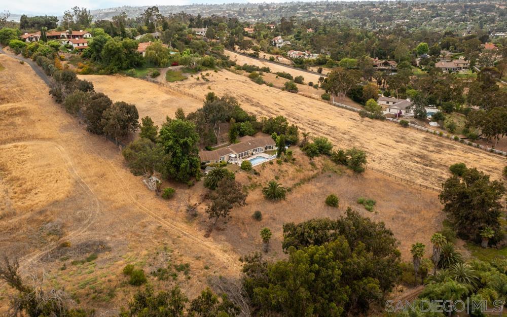 5460 La Crescenta Road Rancho Santa Fe, CA 92067 - Photo 14 of 23