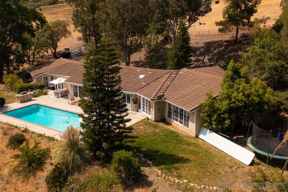 5460 La Crescenta Road Rancho Santa Fe, CA 92067 - Photo 3 of 23