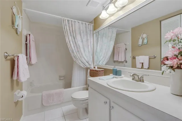 $299,900 | 219 Fox Glen Drive, Unit 1208, Naples, FL 34104