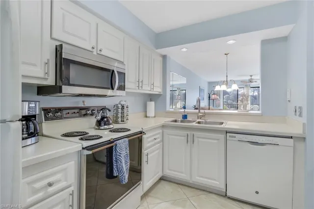 $299,900 | 219 Fox Glen Drive, Unit 1208, Naples, FL 34104