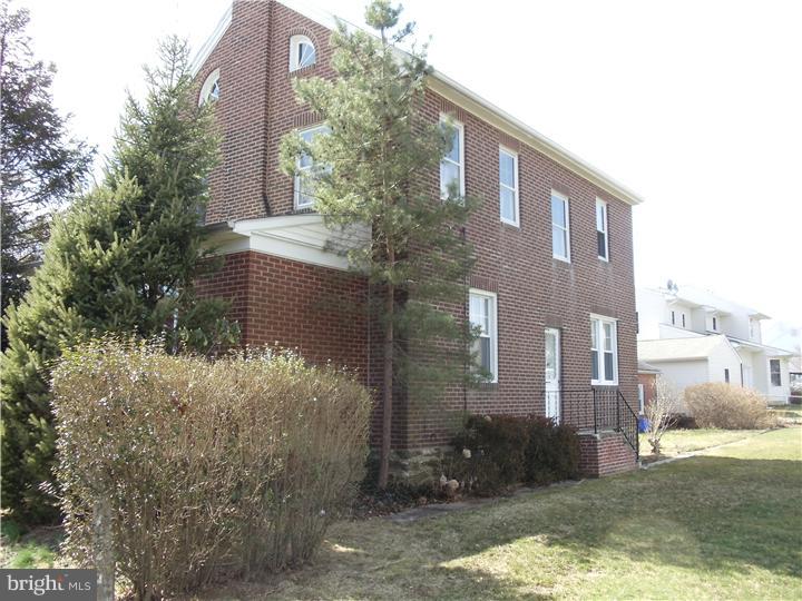 8316 Rising Sun Avenue Philadelphia, PA 19111 - Photo 3 of 22 Gallery Image 3