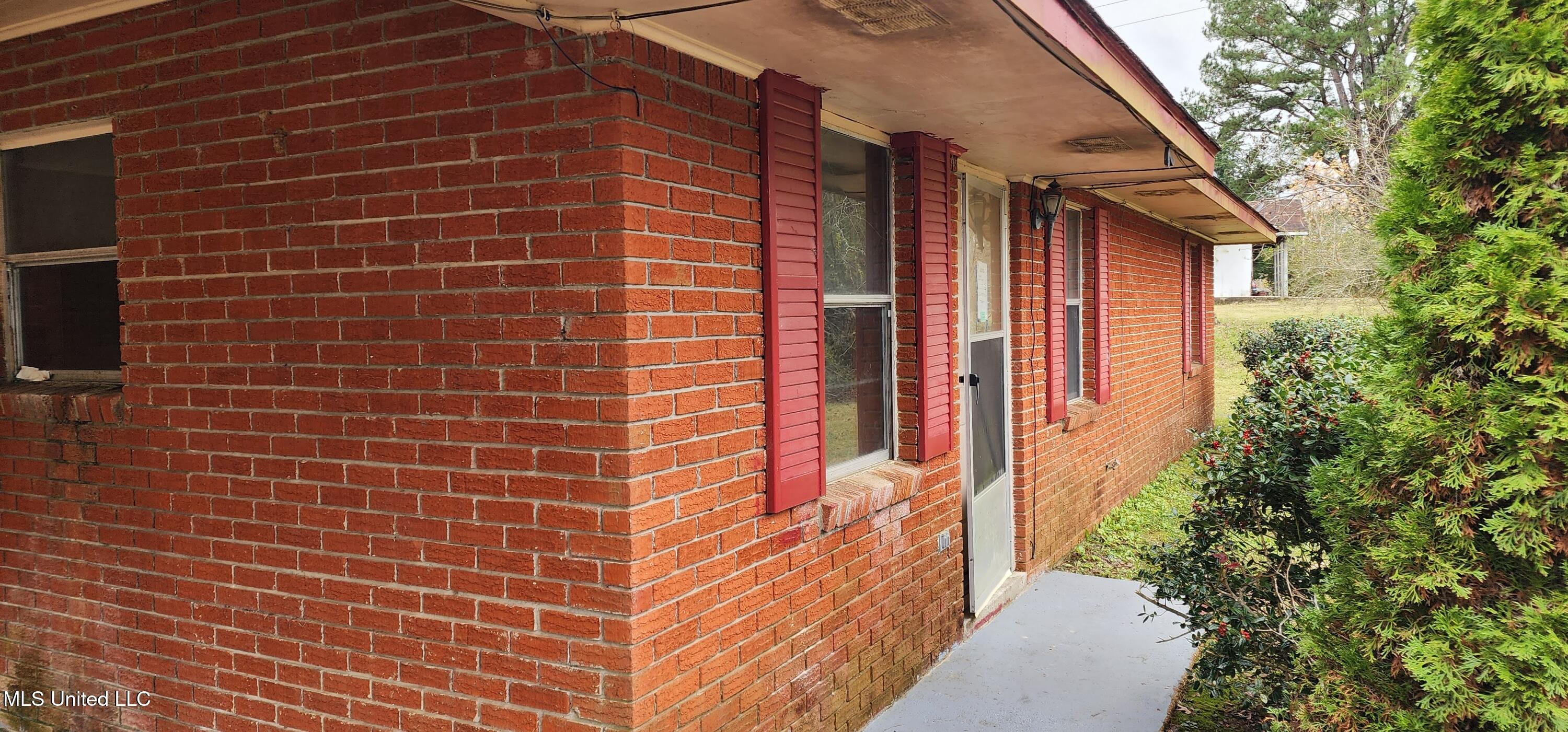 45 Delta Drive Fayette, MS 39069 - Photo 3 of 22 20251212_105506