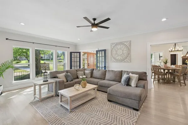 $599,999 | 702 Griffith Avenue, Terrell, TX 75160