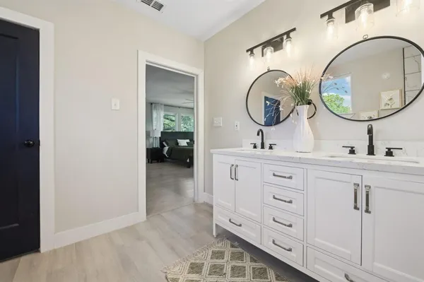 $599,999 | 702 Griffith Avenue, Terrell, TX 75160