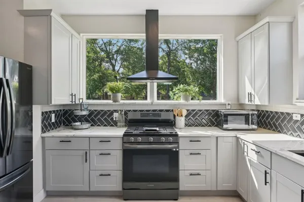 $599,999 | 702 Griffith Avenue, Terrell, TX 75160