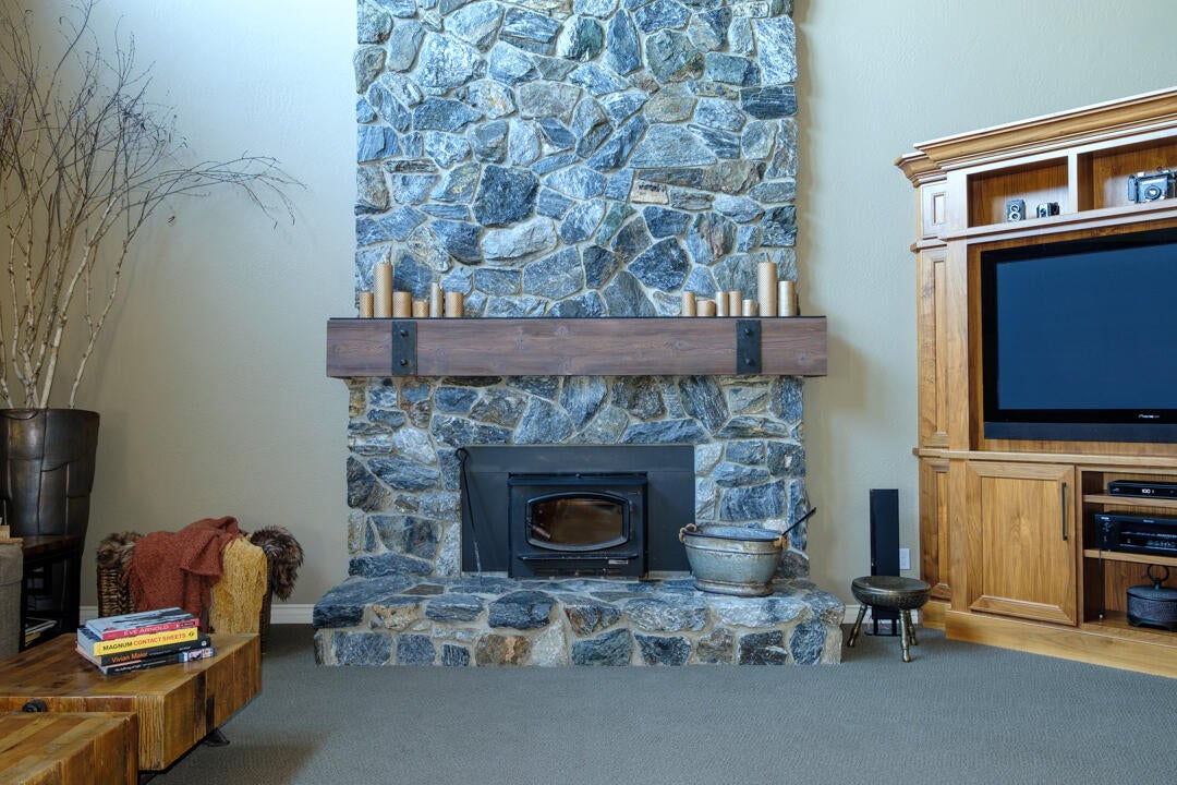 3124 Taylor Road Central Point, OR 97502 - Photo 17 of 47 Fireplace