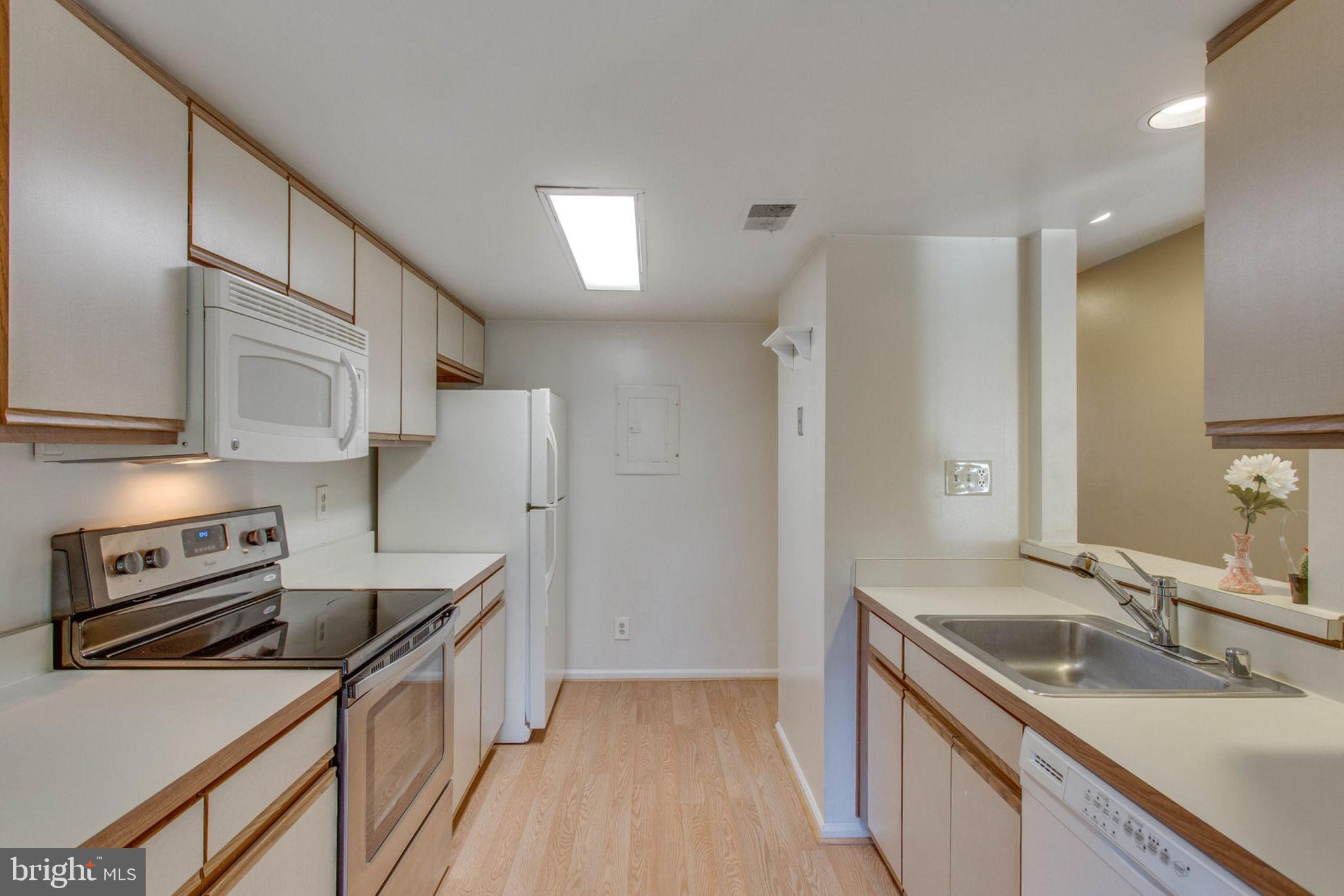 12912 Grays Pointe Road, Unit B Fairfax, VA 22033 - Photo 20 of 30 Gallery Image 20