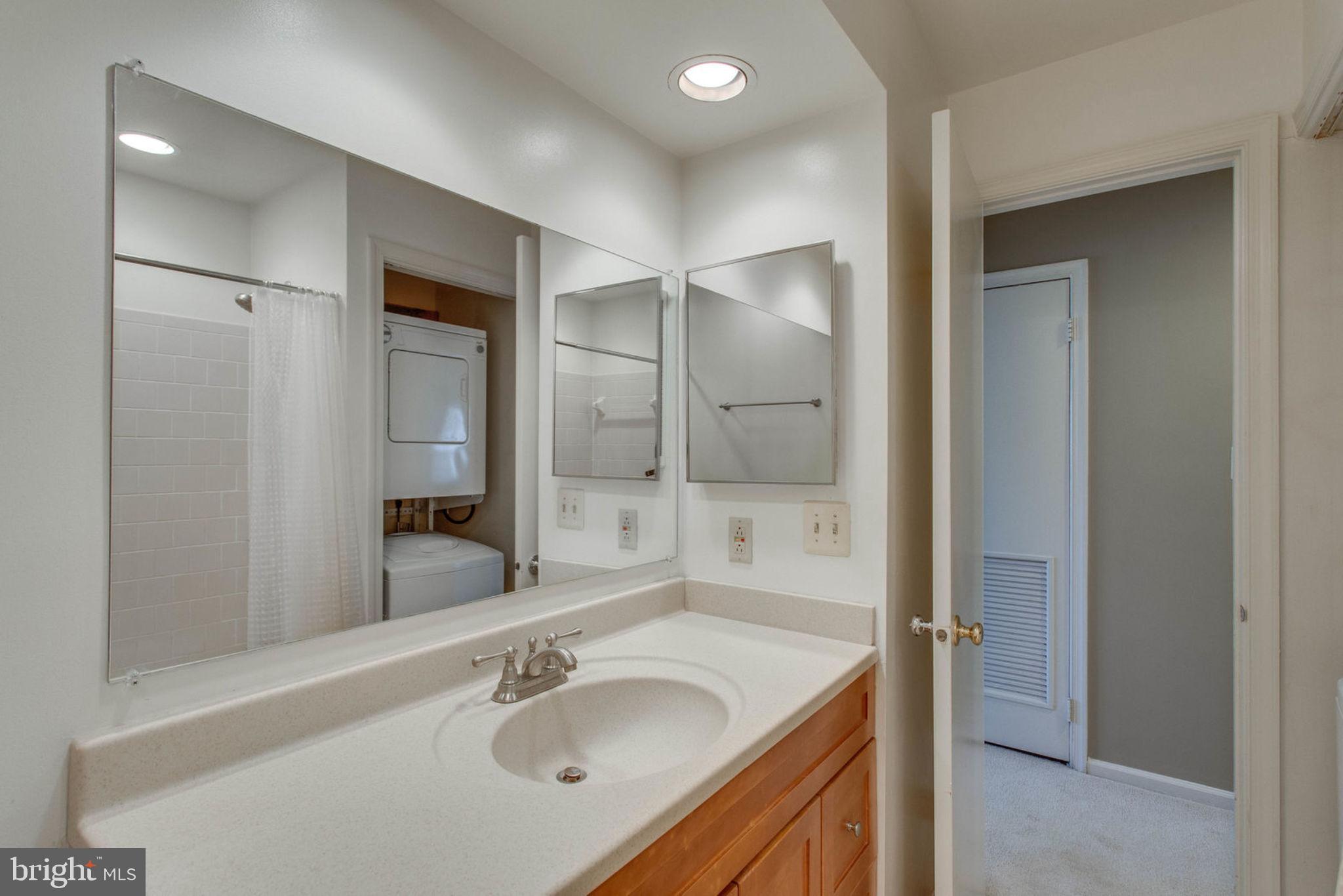 12912 Grays Pointe Road, Unit B Fairfax, VA 22033 - Photo 27 of 30 Gallery Image 27