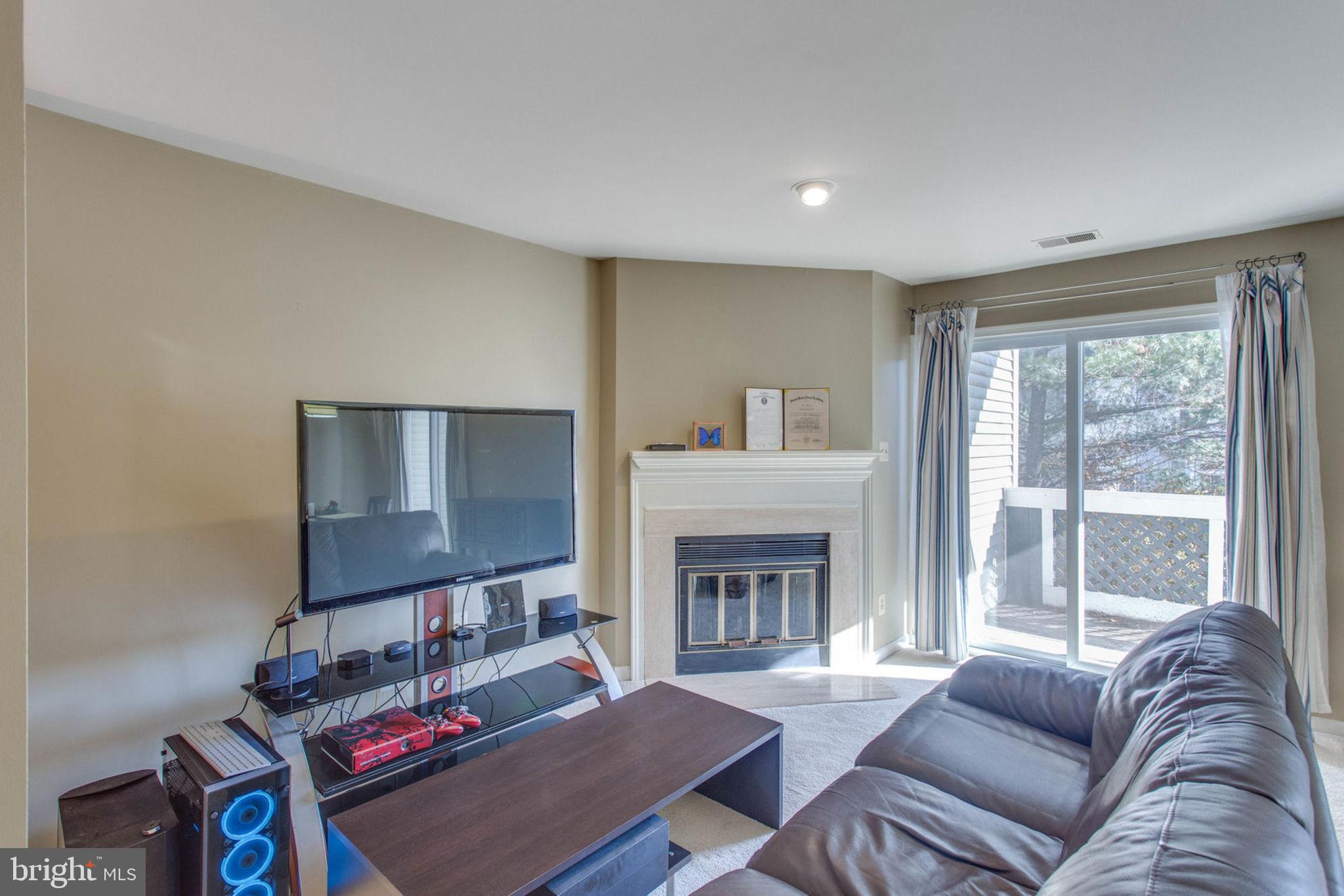 12912 Grays Pointe Road, Unit B Fairfax, VA 22033 - Photo 6 of 30 Gallery Image 6
