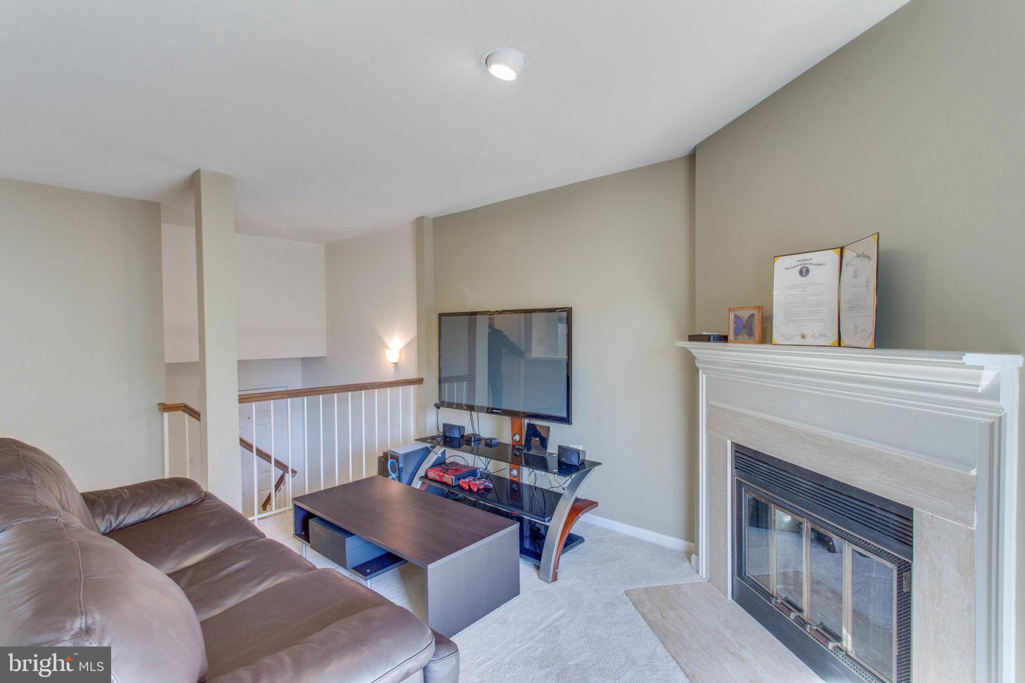 12912 Grays Pointe Road, Unit B Fairfax, VA 22033 - Photo 7 of 30 Gallery Image 7