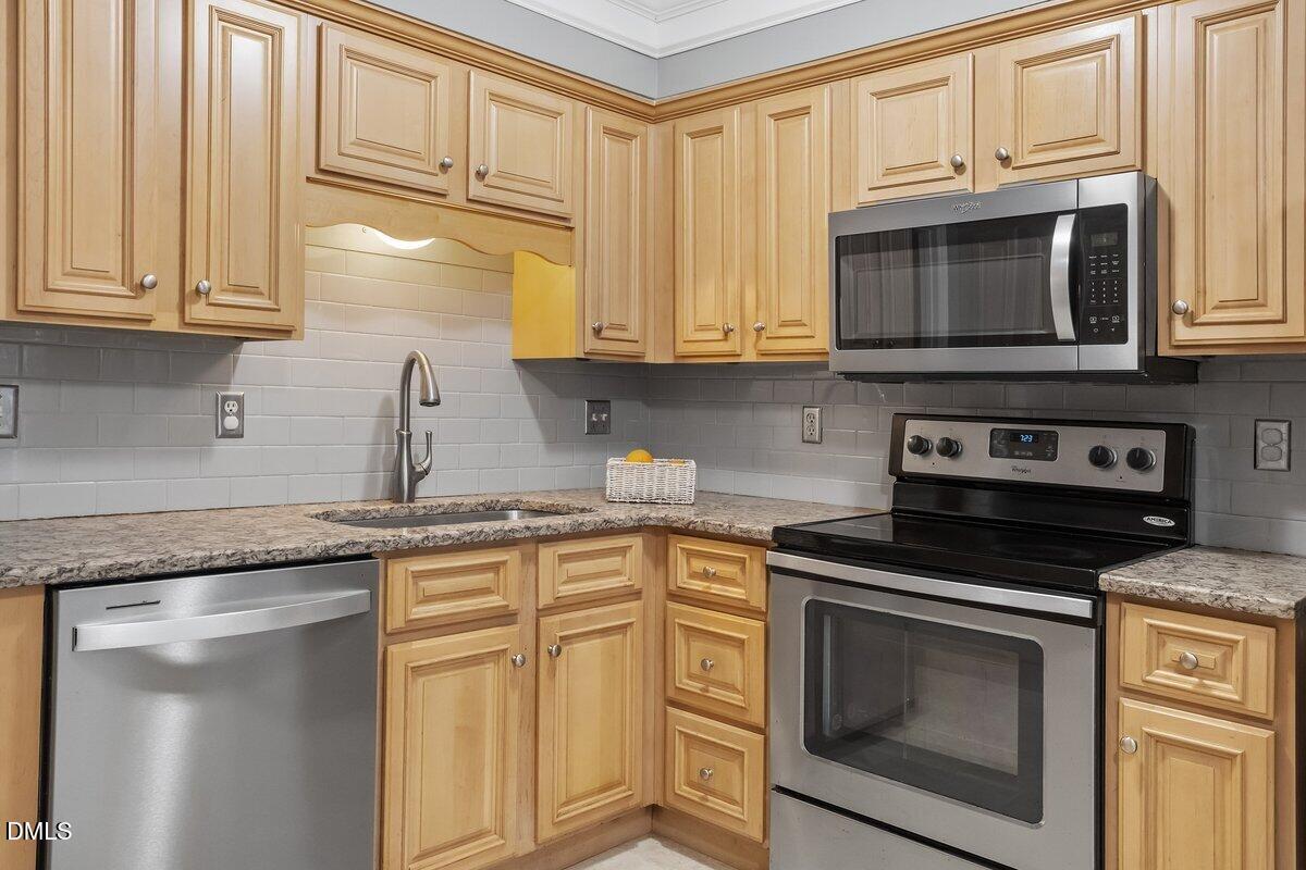 1512 Laureldale Drive Raleigh, NC 27609 - Photo 11 of 36 1512 Laureldale Dr 2874868_11