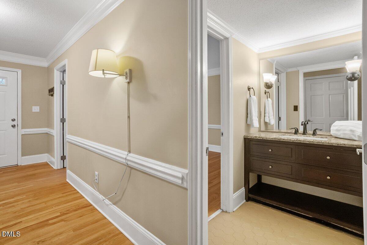 1512 Laureldale Drive Raleigh, NC 27609 - Photo 20 of 36 1512 Laureldale Dr 2874868_19