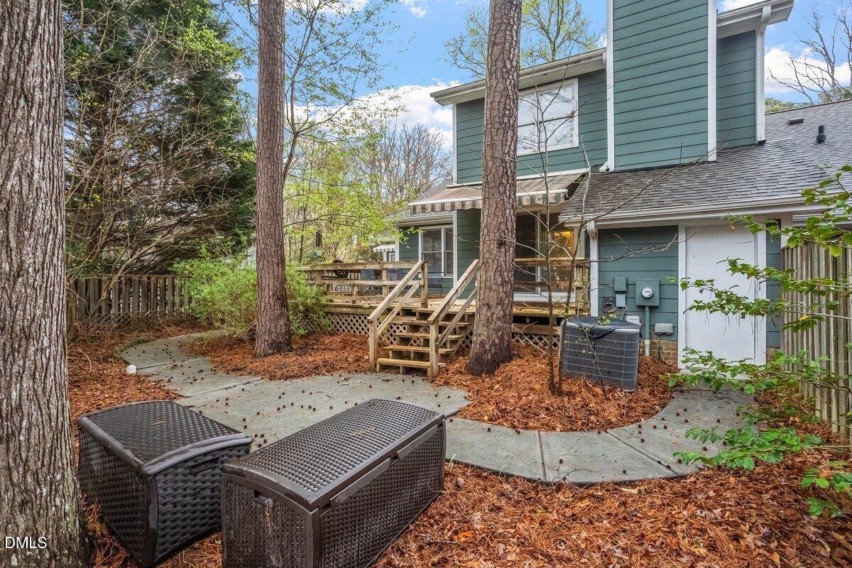 1512 Laureldale Drive Raleigh, NC 27609 - Photo 5 of 36 1512 Laureldale Dr 2874868_05