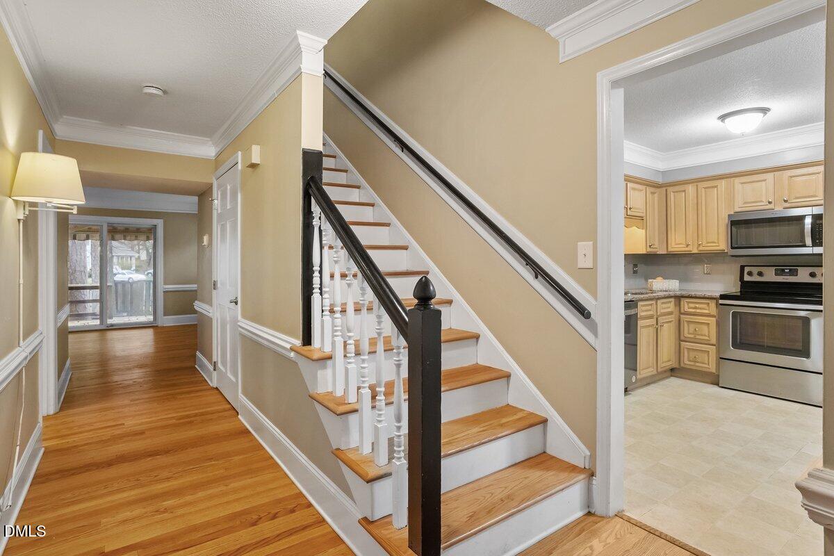 1512 Laureldale Drive Raleigh, NC 27609 - Photo 8 of 36 1512 Laureldale Dr 2874868_08