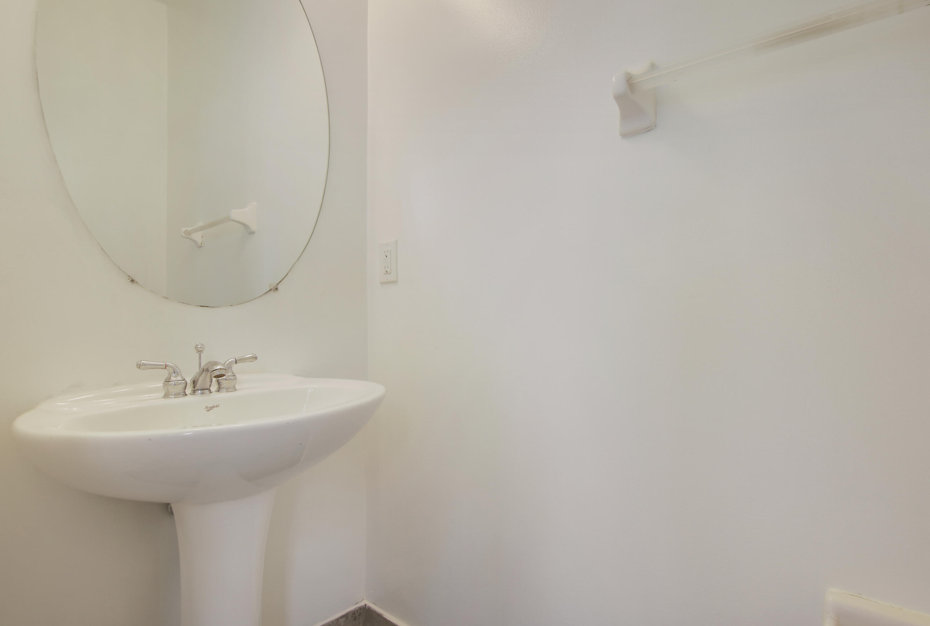 108 Locustberry Lane, Unit 105 Jupiter, FL 33458 - Photo 17 of 36 Half Bathroom