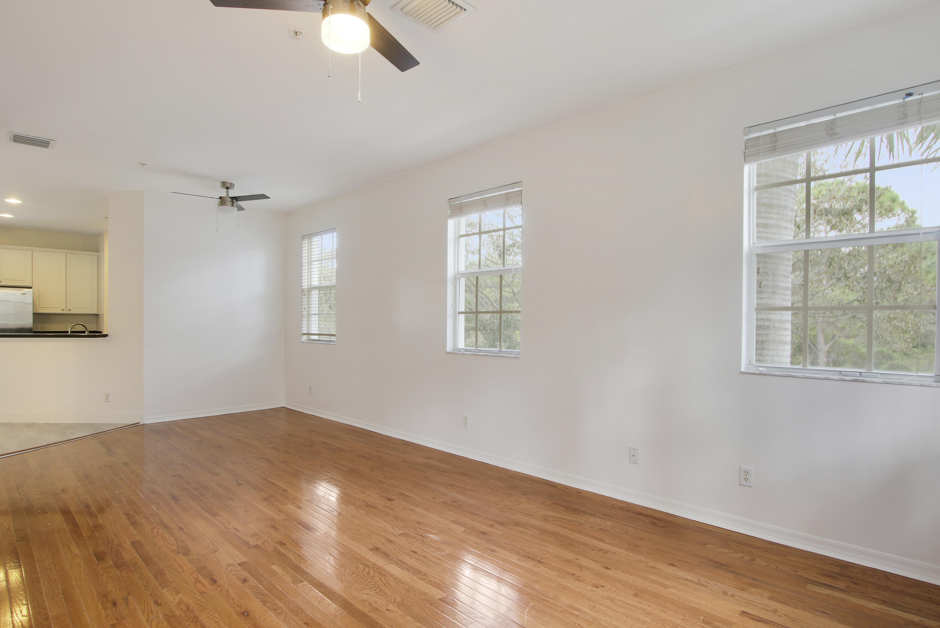 108 Locustberry Lane, Unit 105 Jupiter, FL 33458 - Photo 23 of 36 Living Room