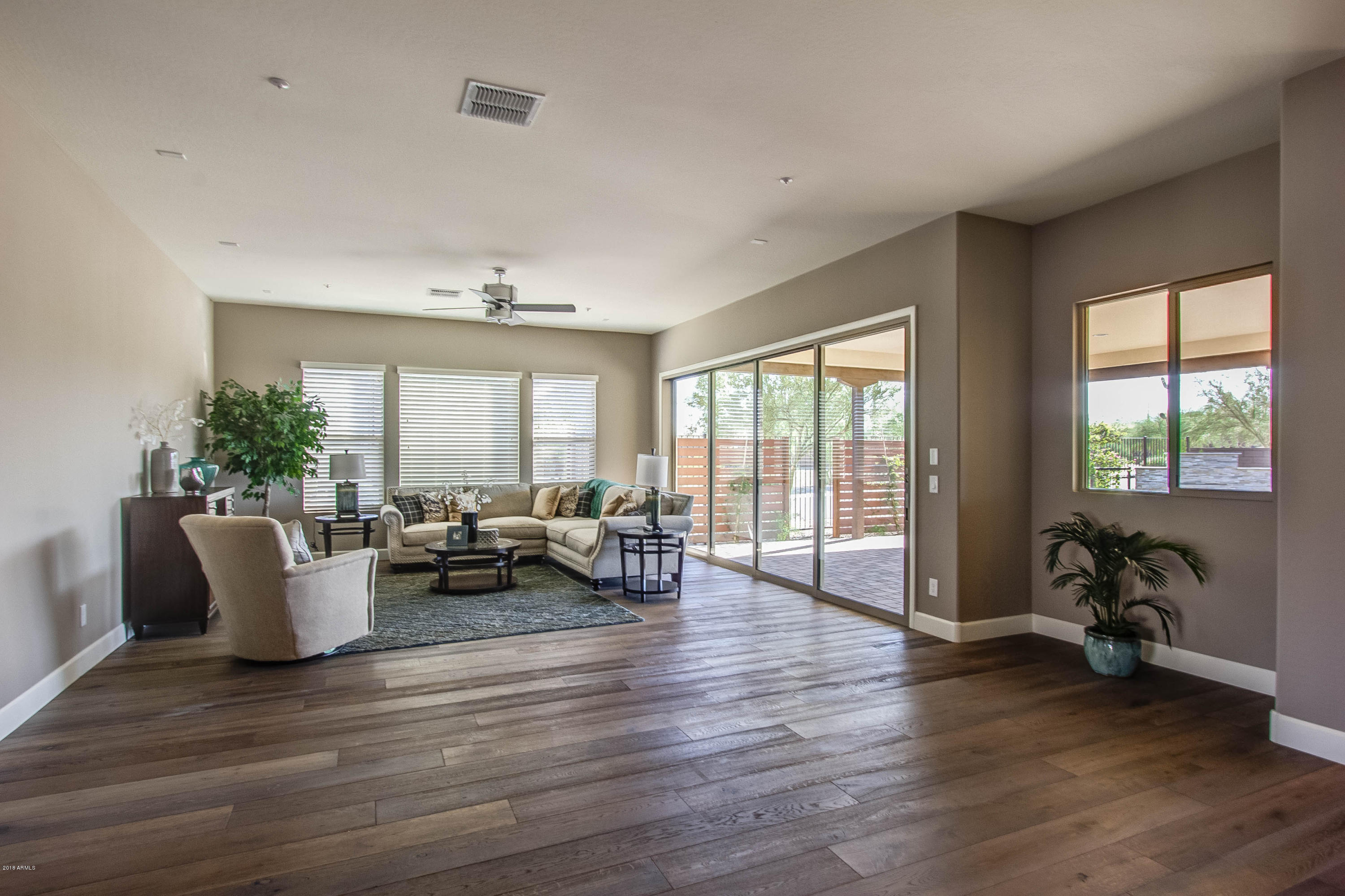 003_Living Room