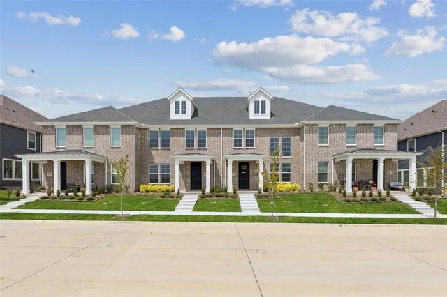 $329,990 | 1031 Magdalena Way, Midlothian, TX 76065