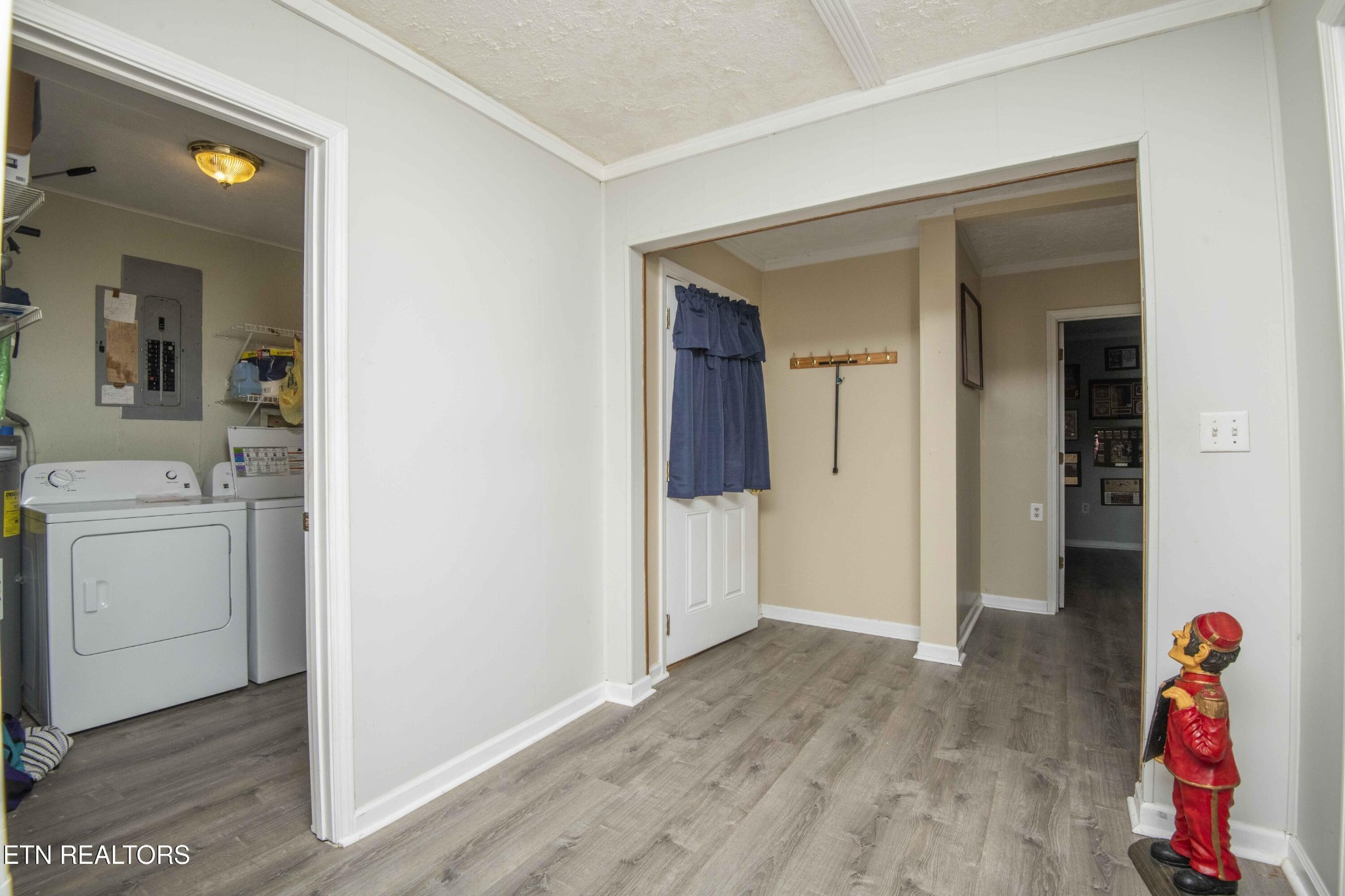 11981 South S Highway Crossville, TN 38572 - Photo 34 of 49 a view of a hallway view with wooden floor and closet