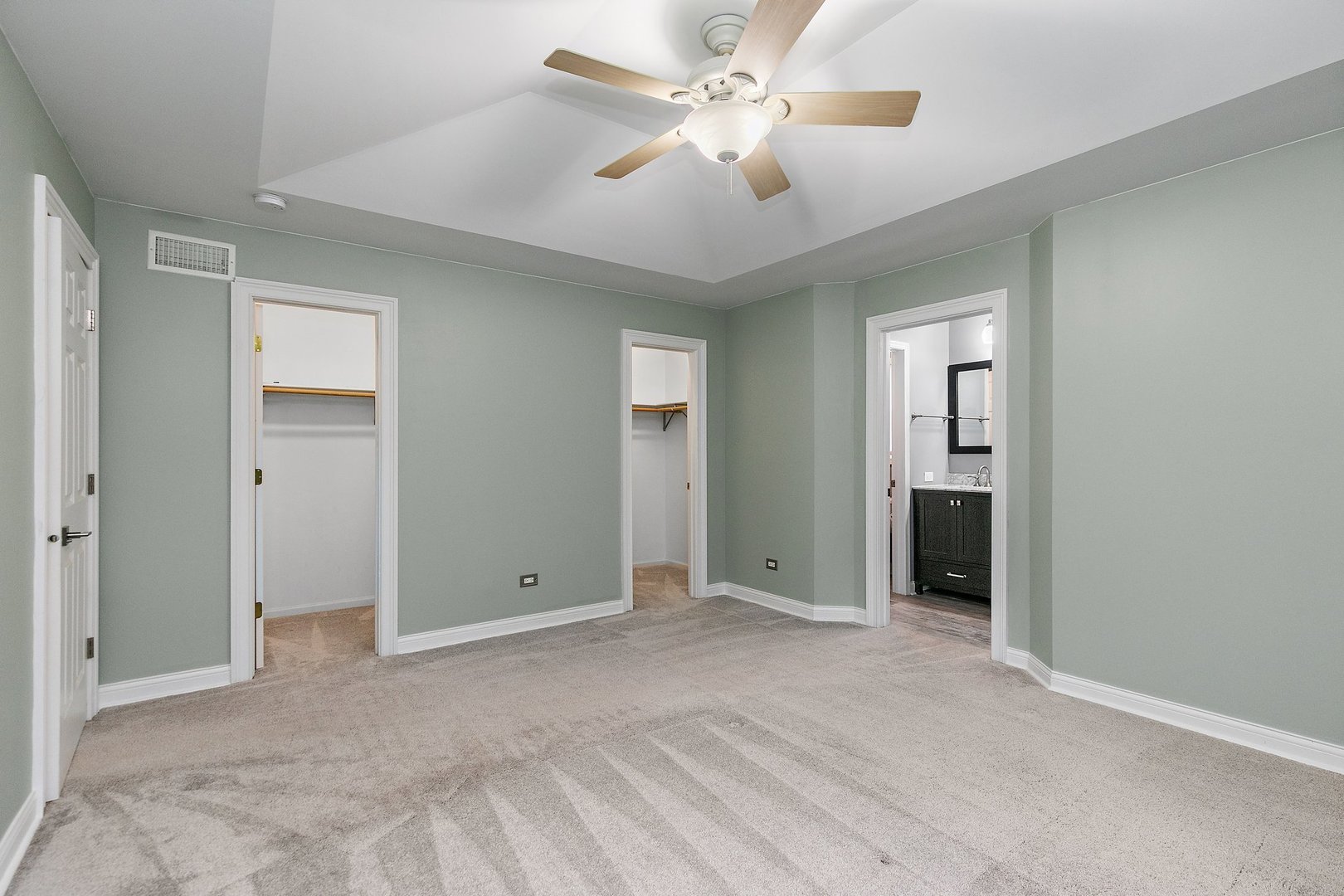 810 Woodland Road Wauconda, IL 60084 - Photo 13 of 31