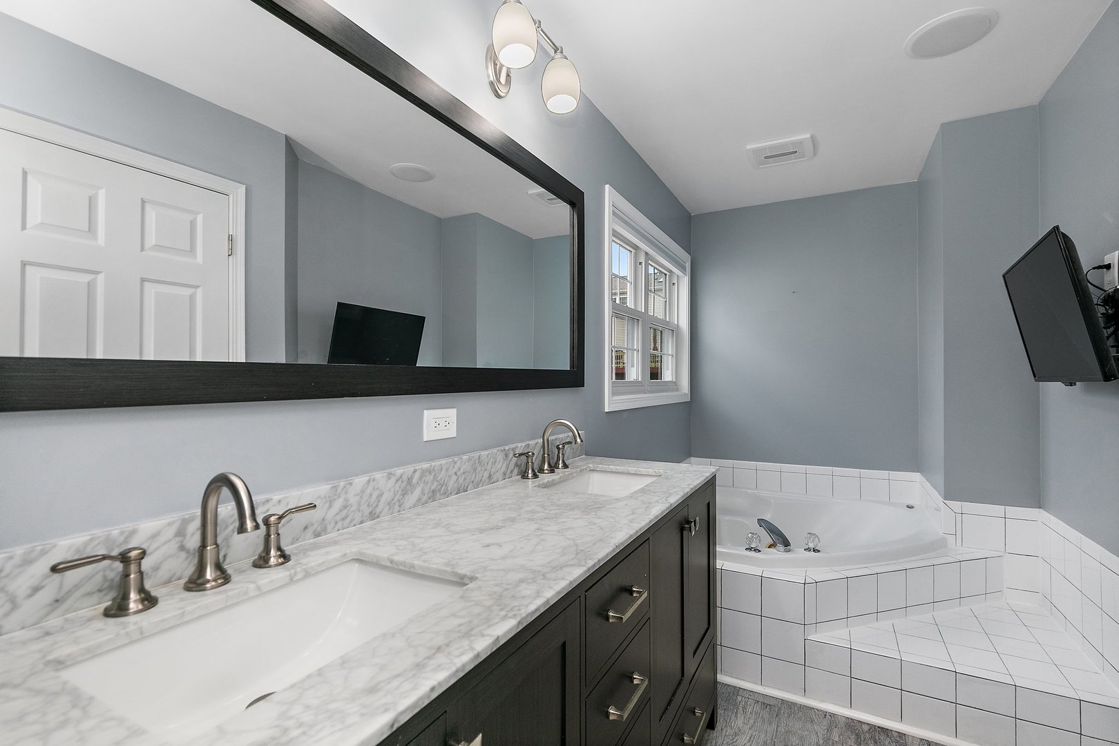 810 Woodland Road Wauconda, IL 60084 - Photo 16 of 31