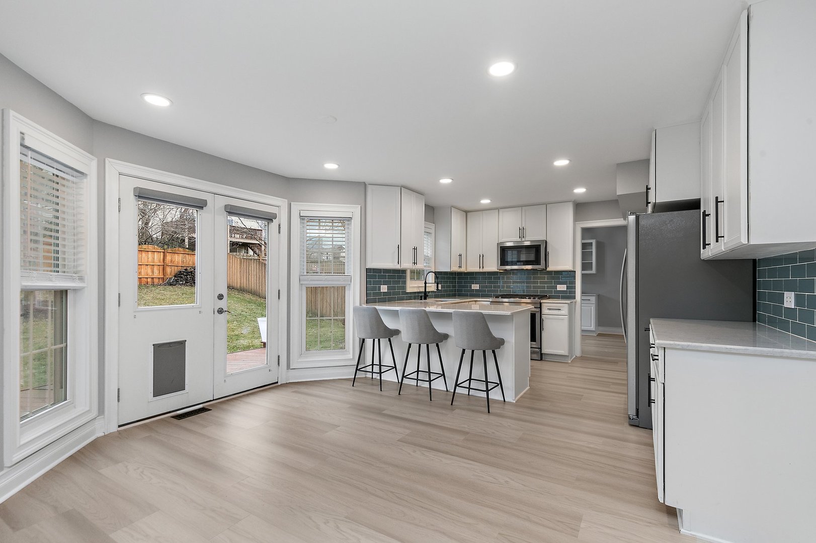 810 Woodland Road Wauconda, IL 60084 - Photo 5 of 31