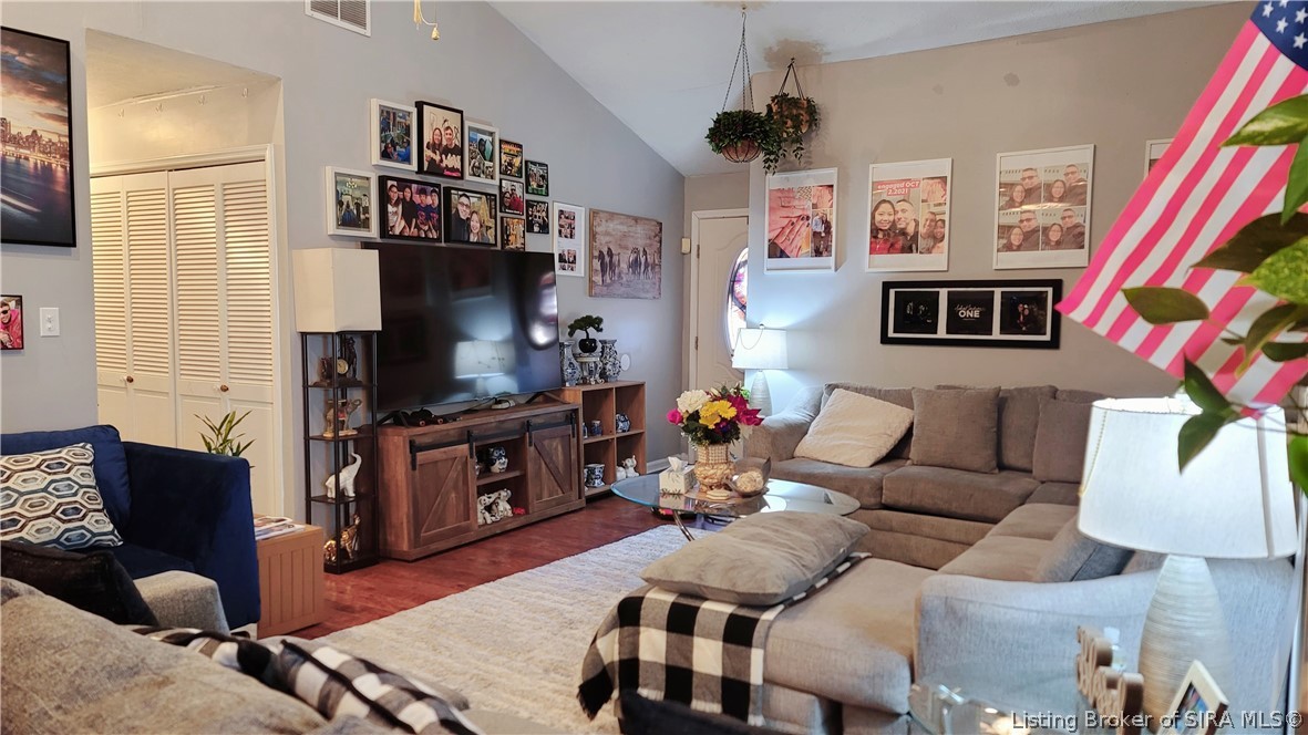 303 Golf Ridge Lane Madison, IN 47250 - Photo 4 of 24