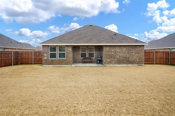 $2,230 | 1620 Knl Crst Drive, Kaufman, TX 75142