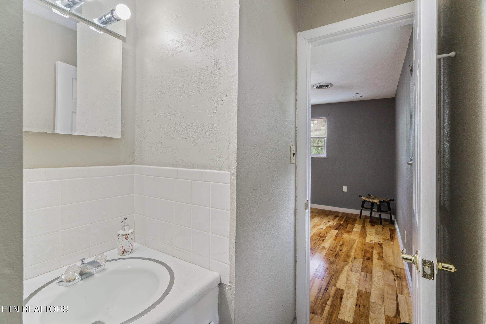 6901 Texas Valley Road Knoxville, TN 37938 - Photo 29 of 60 29-web-or-mls-6901 Texas Valley Road-21