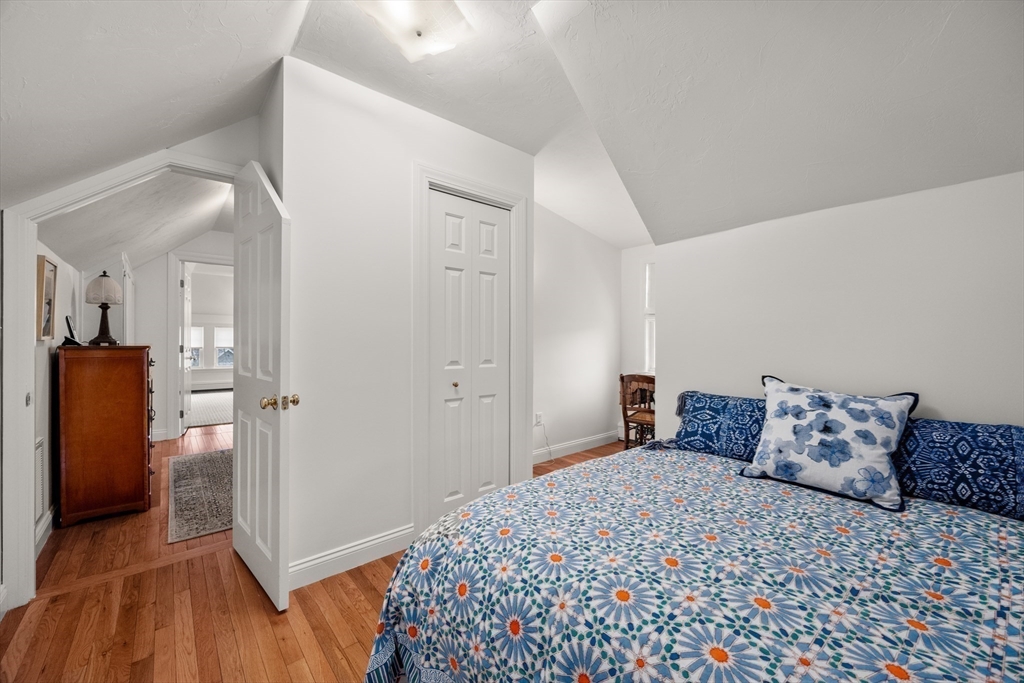 40 Newfield Street Boston, MA 02132 - Photo 11 of 21