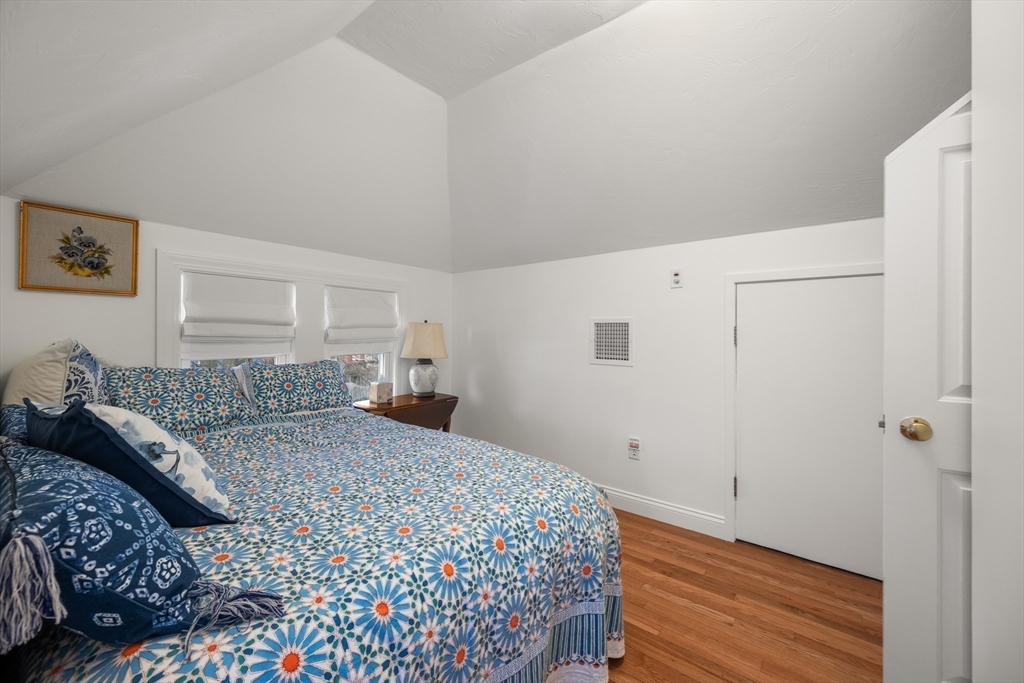 40 Newfield Street Boston, MA 02132 - Photo 12 of 21