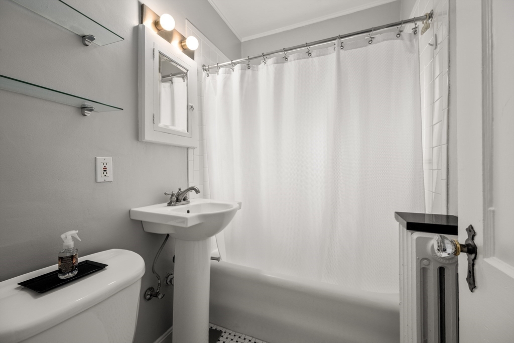 40 Newfield Street Boston, MA 02132 - Photo 14 of 21