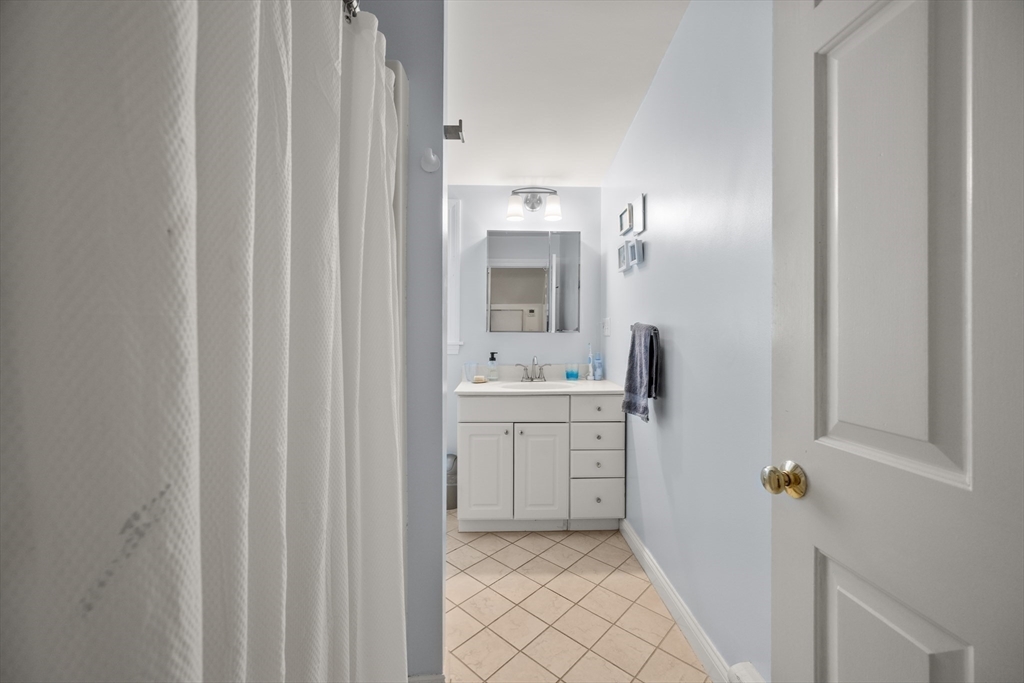 40 Newfield Street Boston, MA 02132 - Photo 15 of 21