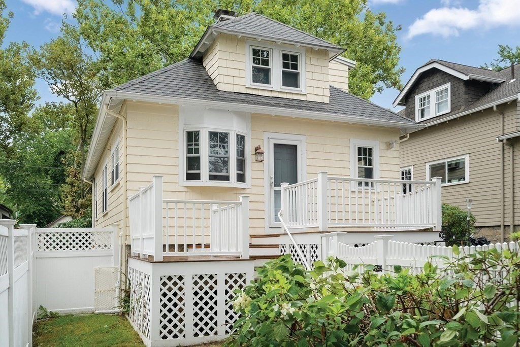 40 Newfield Street Boston, MA 02132 - Photo 16 of 21