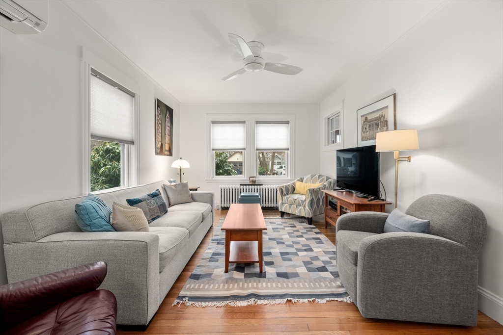 40 Newfield Street Boston, MA 02132 - Photo 3 of 21