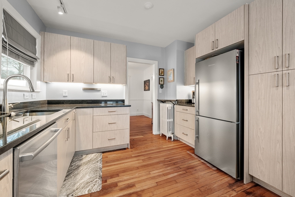 40 Newfield Street Boston, MA 02132 - Photo 7 of 21