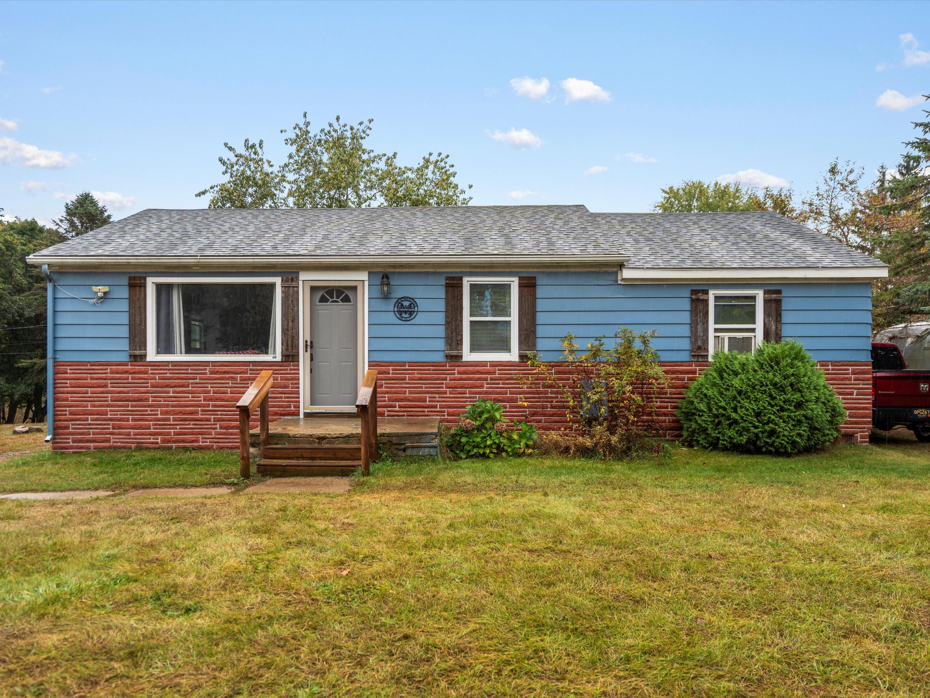 449 Joslyn Road Lake Orion, MI 48362 - Photo 1 of 19 front