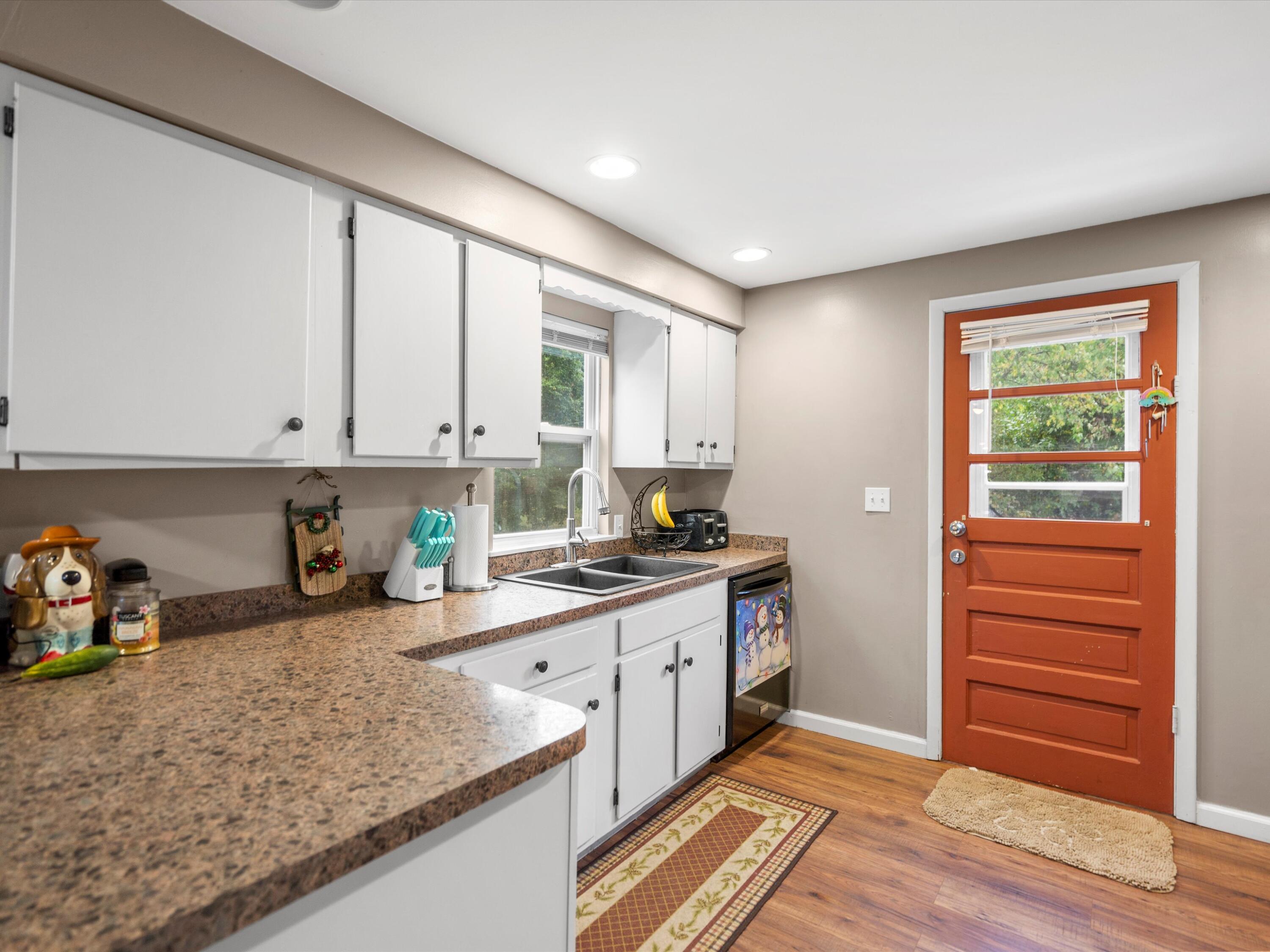 449 Joslyn Road Lake Orion, MI 48362 - Photo 11 of 19 11-DSC04253