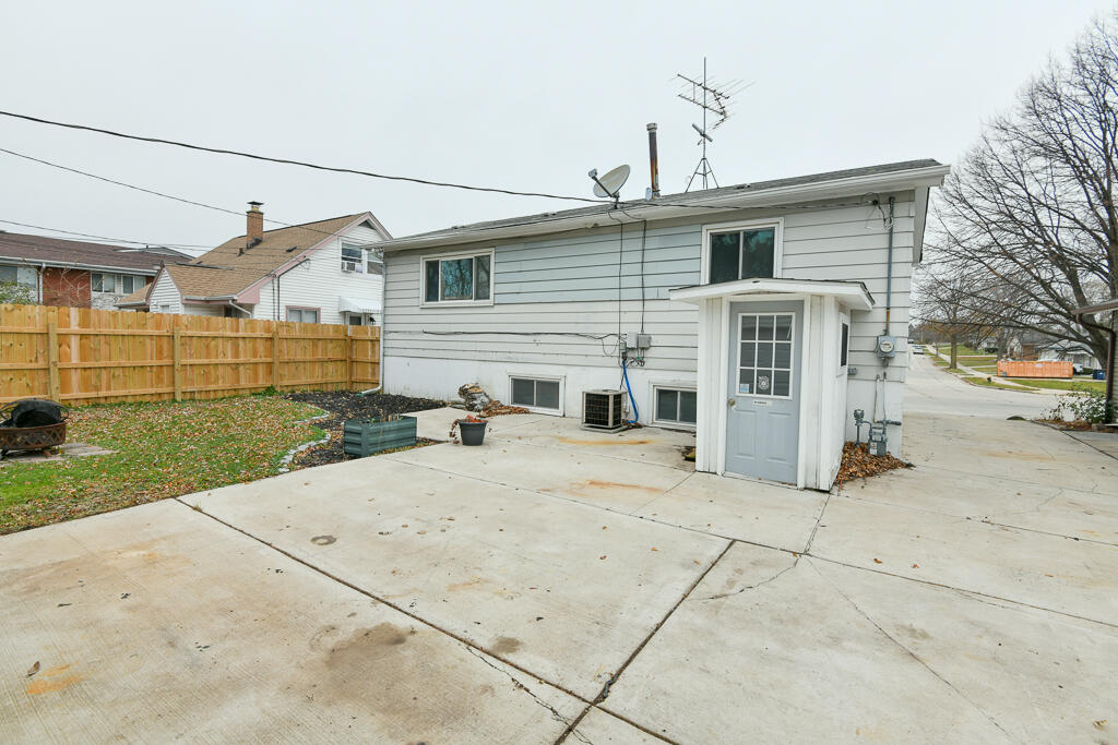 5129 16th Street Racine, WI 53406 - Photo 18 of 20 16th-19