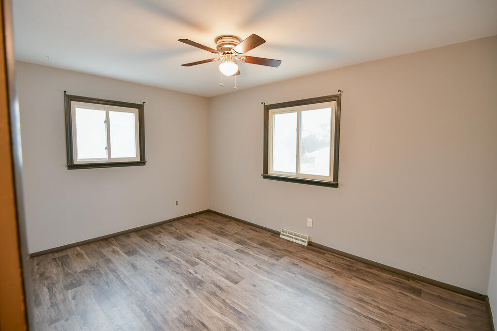 5129 16th Street Racine, WI 53406 - Photo 8 of 20 16th-07