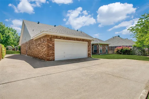 $3,350 | 7120 Axis Court, Fort Worth, TX 76132