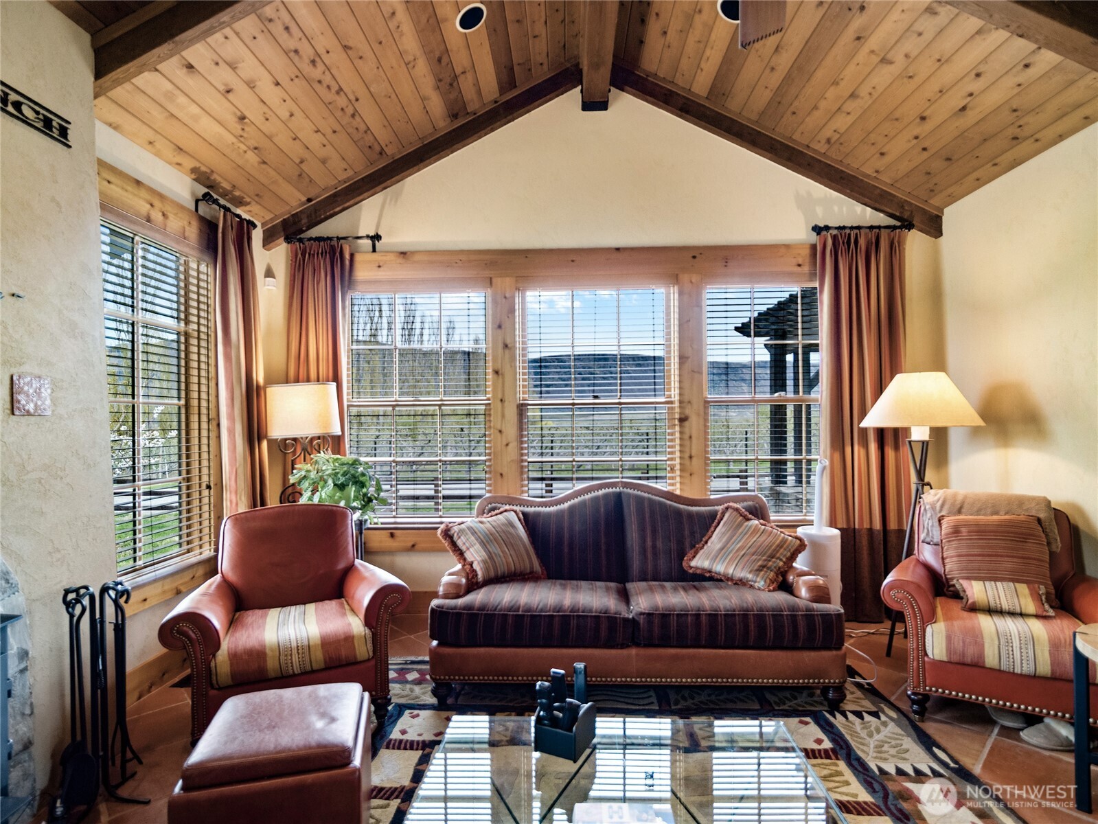 5814 Colockum Road Malaga, WA 98828 - Photo 4 of 40 a living room with furniture and a large window