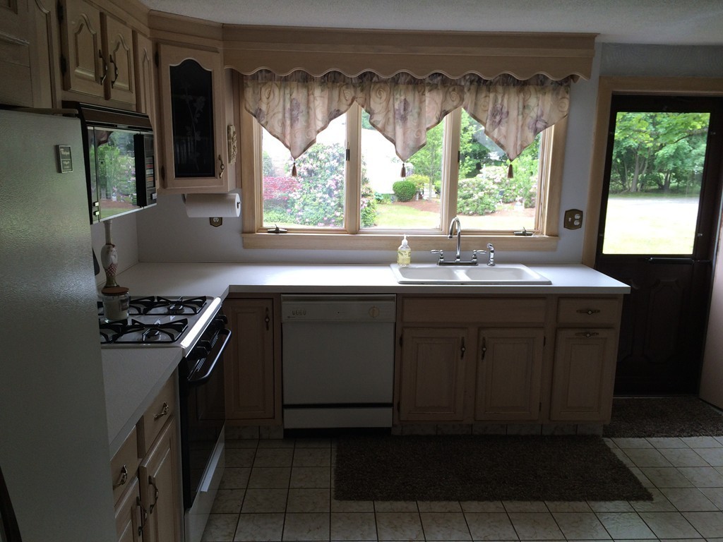 5 McLean Road Saugus, MA 01906 - Photo 8 of 22 Gallery Image 8