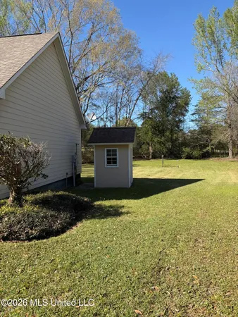$300,000 | 5 Windsong Court, Natchez, MS 39120