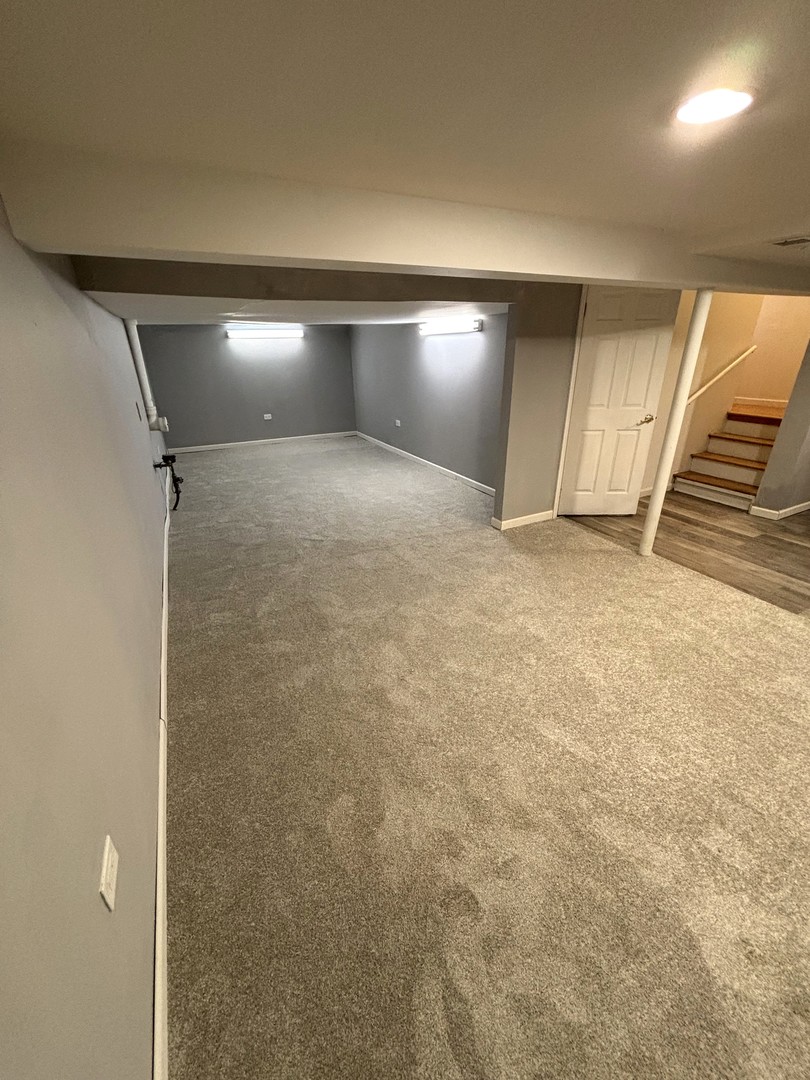 991 Spring Road Elmhurst, IL 60126 - Photo 15 of 17 a view of an empty room