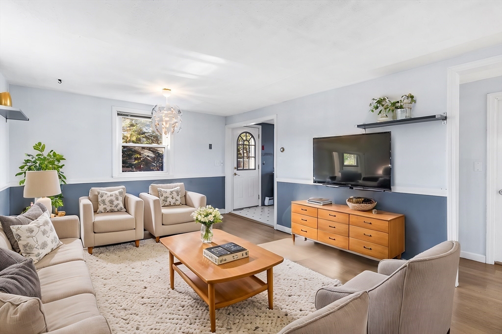 238 River Road Lowell, MA 01852 - Photo 14 of 38