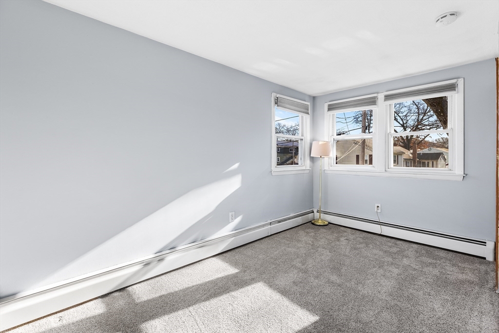 238 River Road Lowell, MA 01852 - Photo 27 of 38