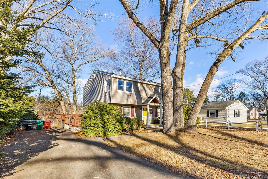 238 River Road Lowell, MA 01852 - Photo 5 of 38